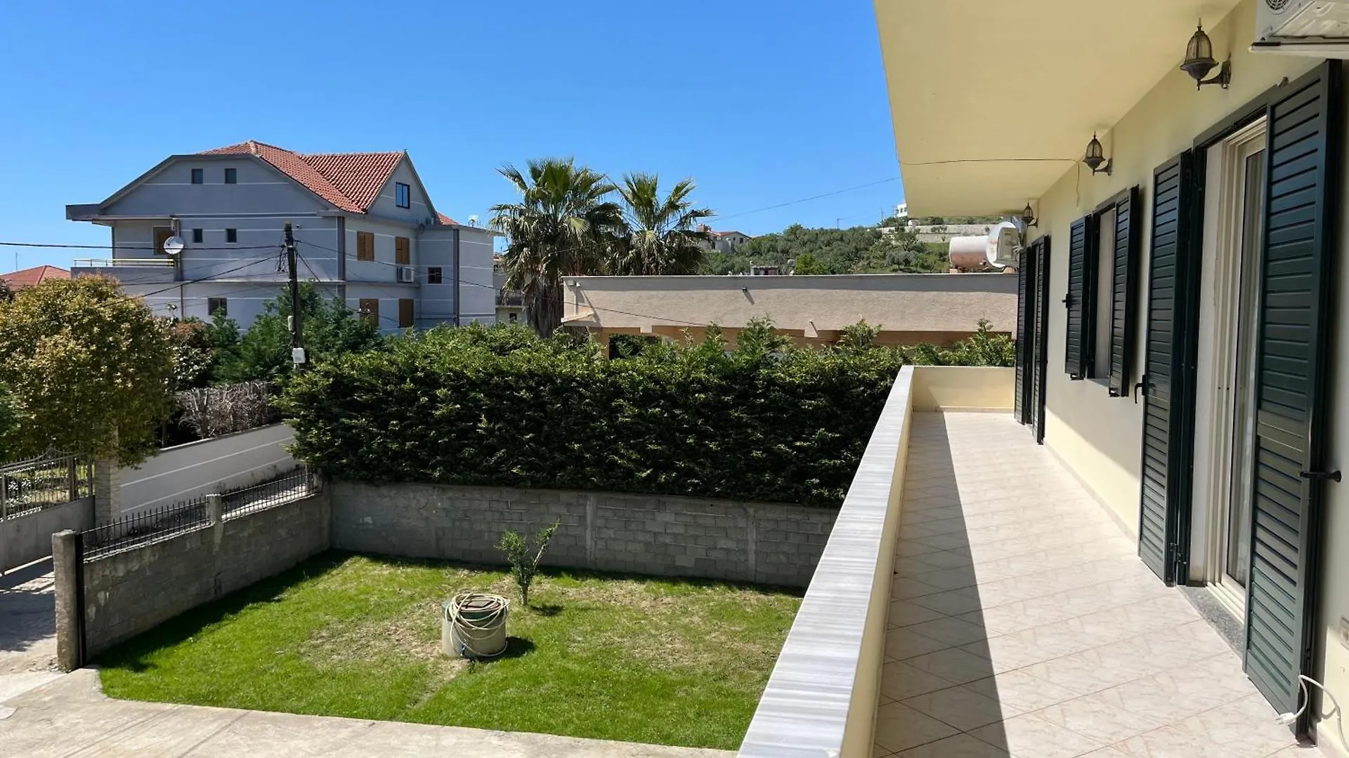 Eneo House Villa Durres 0*,  Albania